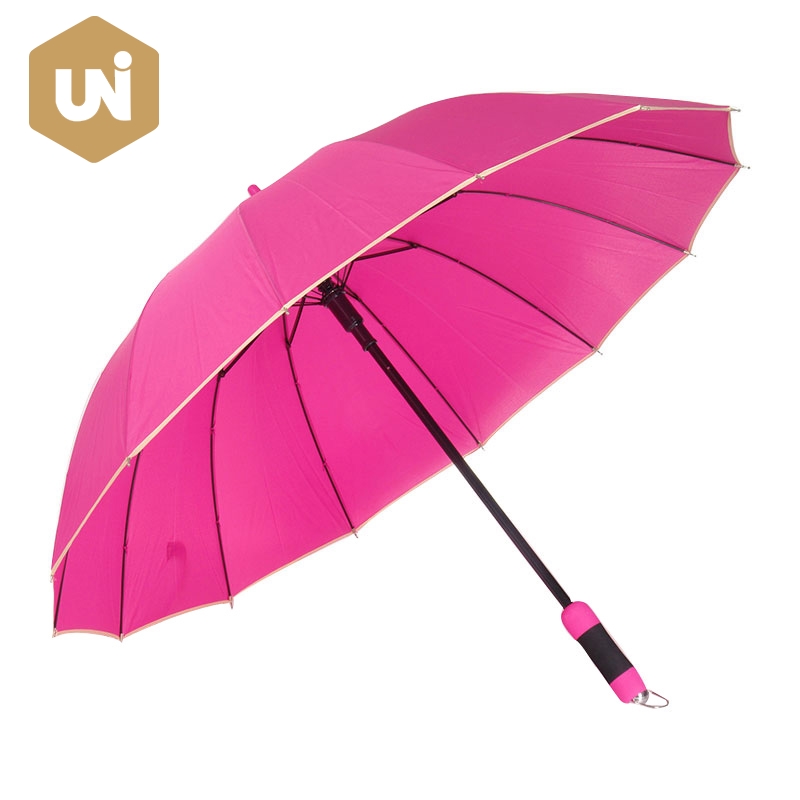 Aia ka wā ua, a nui ka poʻe e koho ana e lawe i nā umbrellas me lākou i ko lākou hele ʻana i kā lākou mau hana i kēlā me kēia lā.